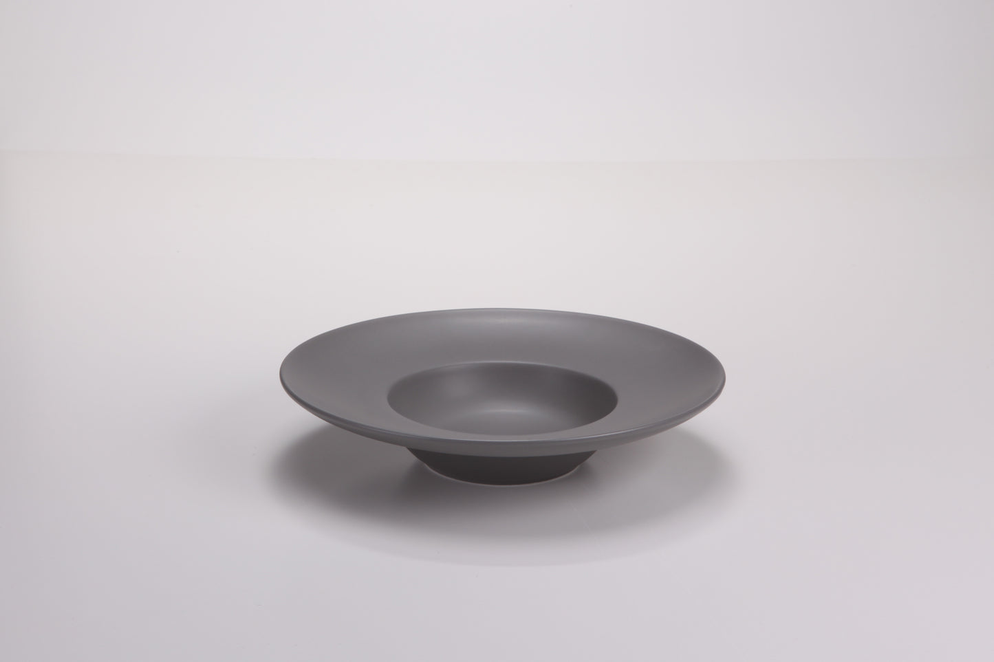DE TERRA PASTA PLATE 9.25" l 24 CM - LIGHT GREY - DON BELLINI # DB2410524