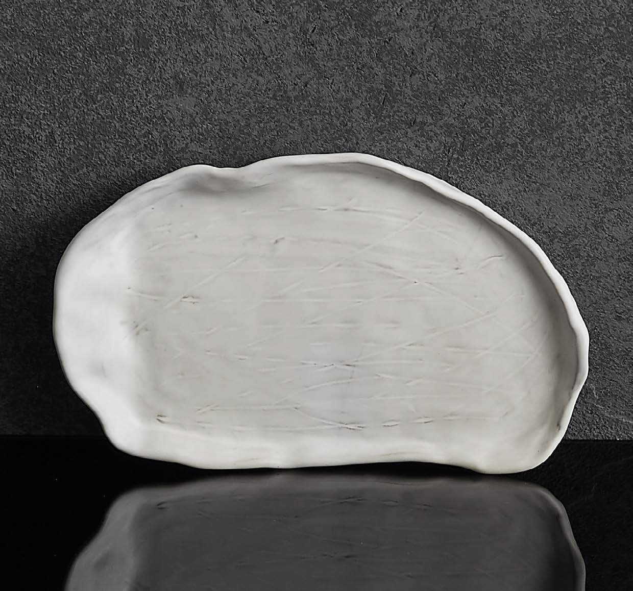 LEK - OVAL PLATE #LK2118019