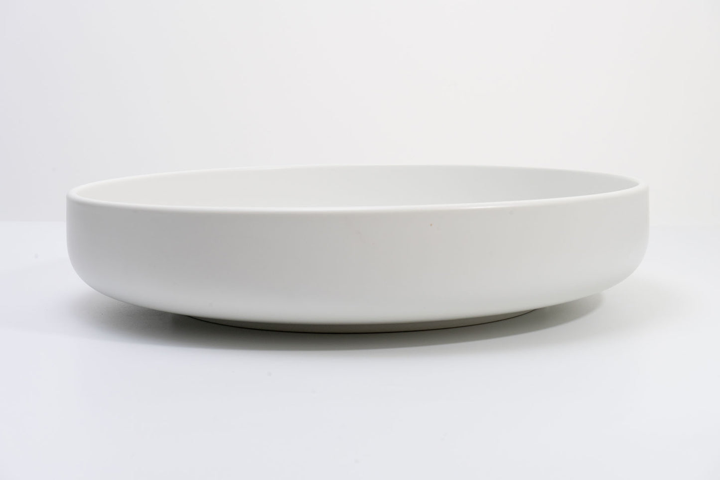 DE TERRA SERVICE PLATE 14" l 35CM - LUSTRE PEARL - DON BELLINI # DB2619035